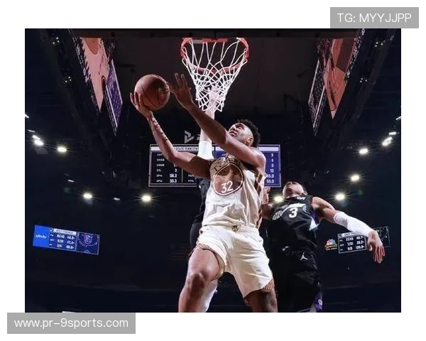 巴特勒轻松挑篮再添两分，热火依旧火力全开